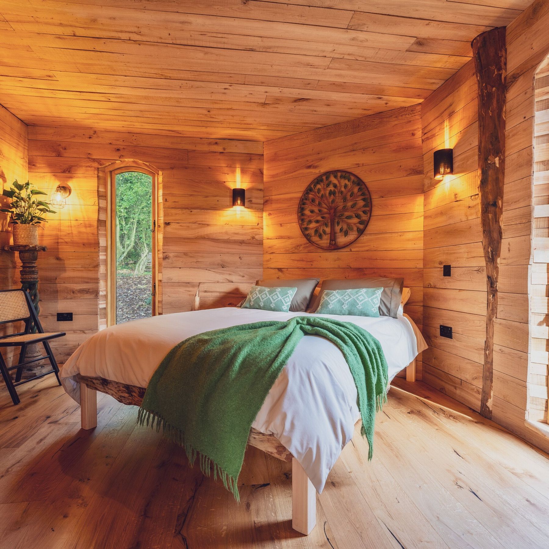 Kingsize bed on the ground floor