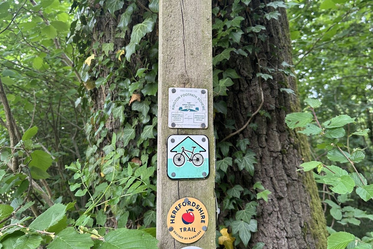 Herefordshire trail signpost