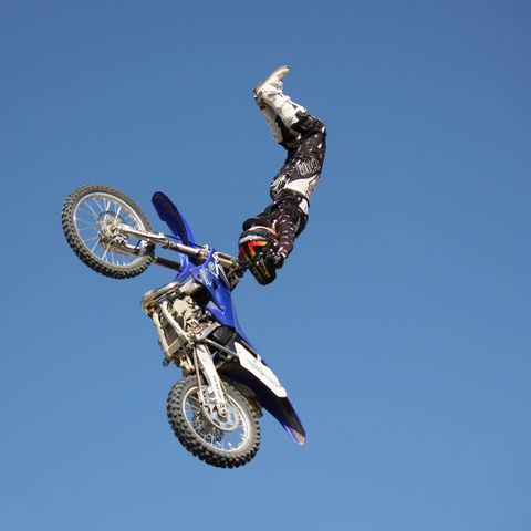 Motorcycle stunts, Kington Show