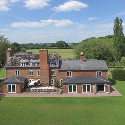An overview of Monnington House