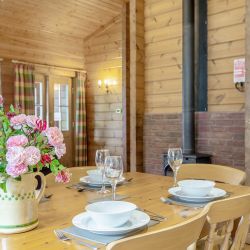 Tanglewood Lodge, open plan sleeps 6