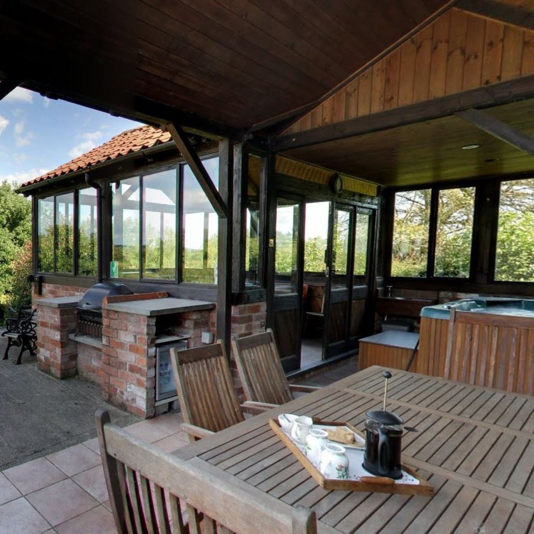 Summer House & hot tub