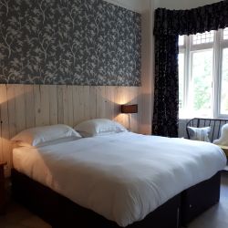 Super king bedroom