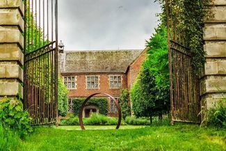 Hellens Manor