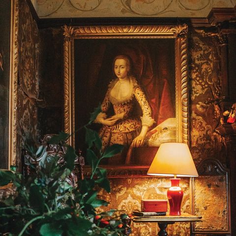 Hellens Art Curator's Tour