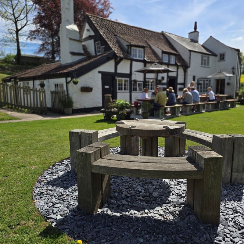 The Loughpool Inn