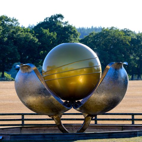 Gian tpoppy sculpture