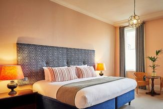 Green Dragon Hotel room
