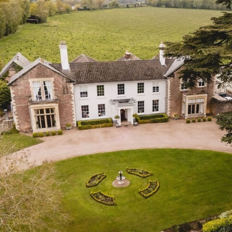Glewstone Court
