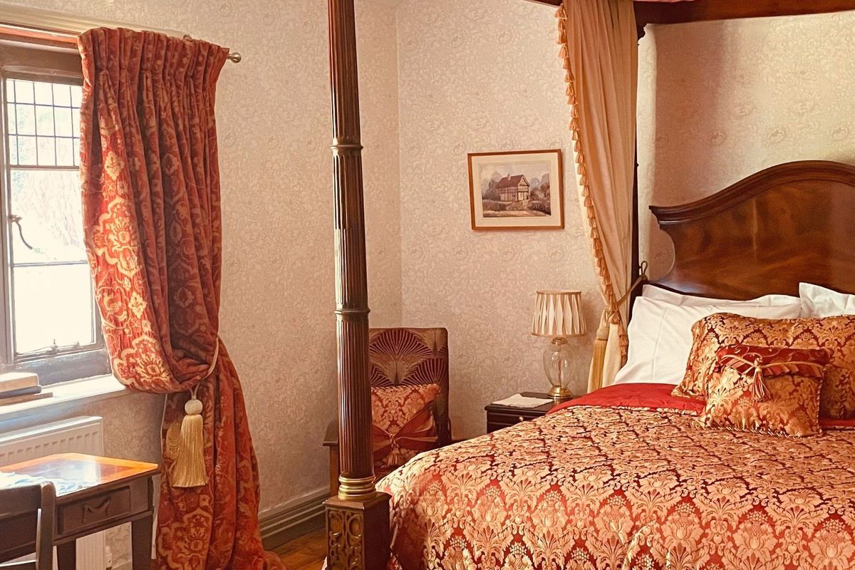 Le Moyne Bedroom