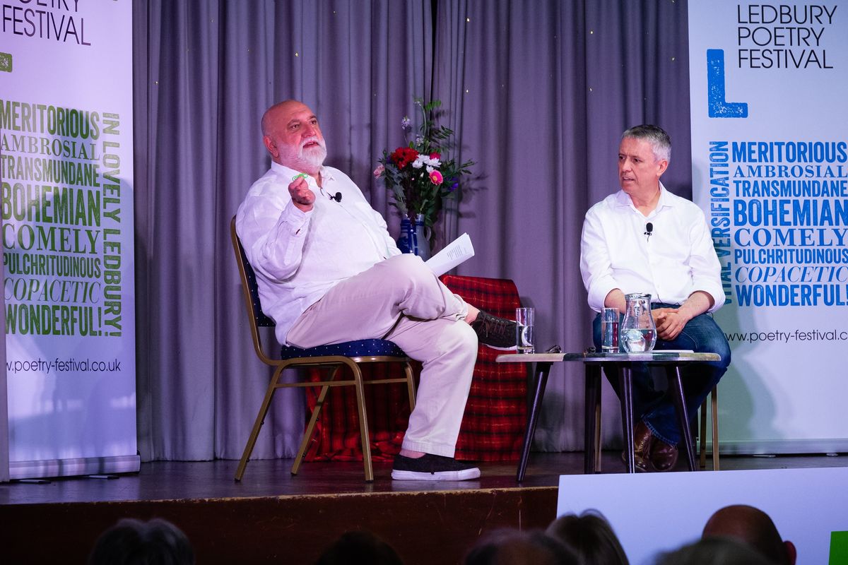 Pannel with an Authour