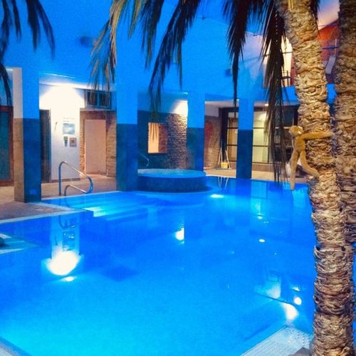 The Burton Hotel & Cloud 9