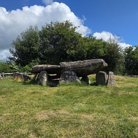 Family walk: Arthur's Stone and the Golden Valley
