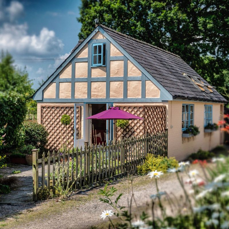 Holly Lodge
