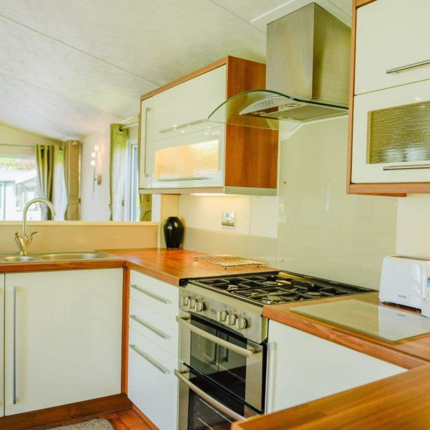 Kitchen in the Sycamore