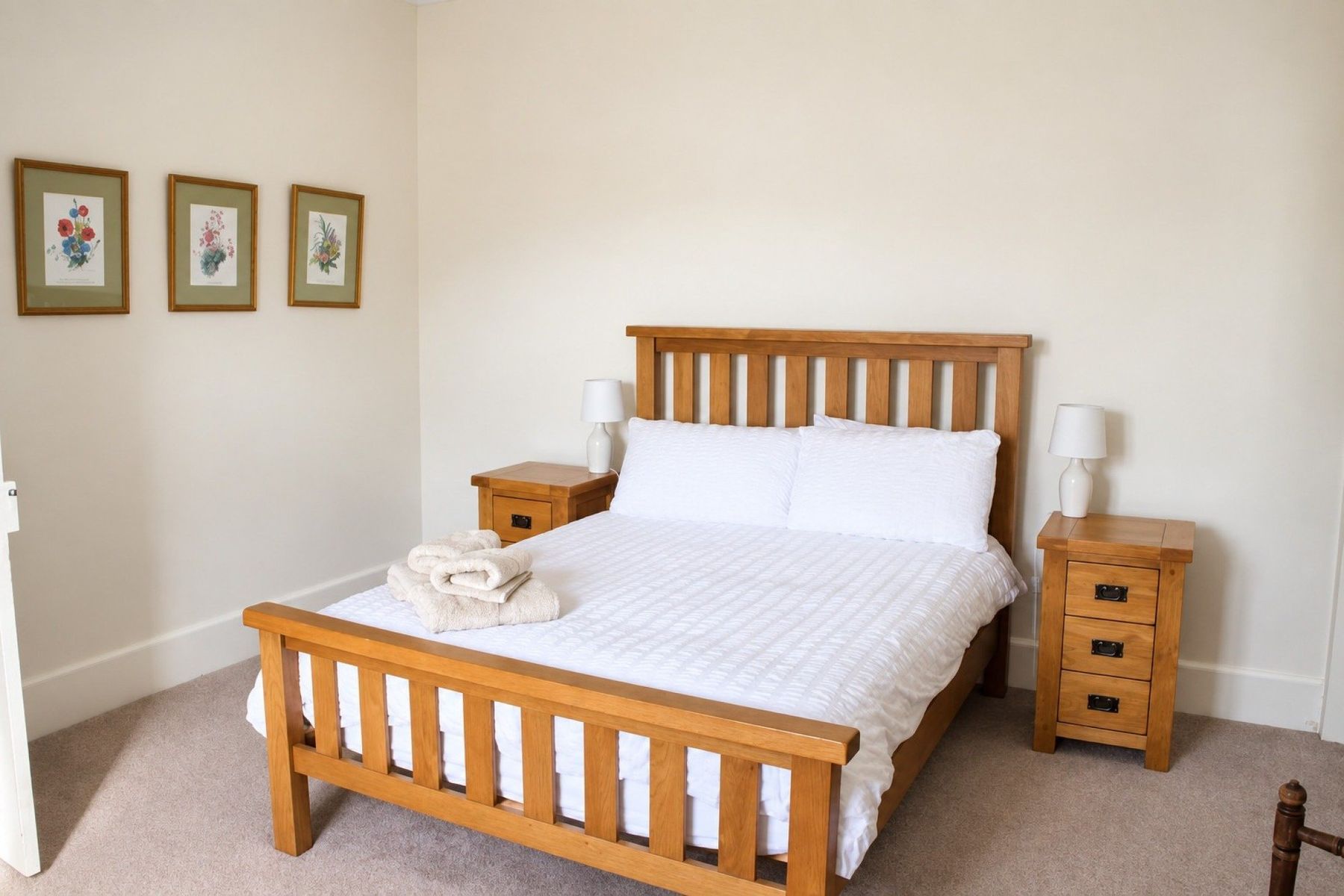 King Bed | TV