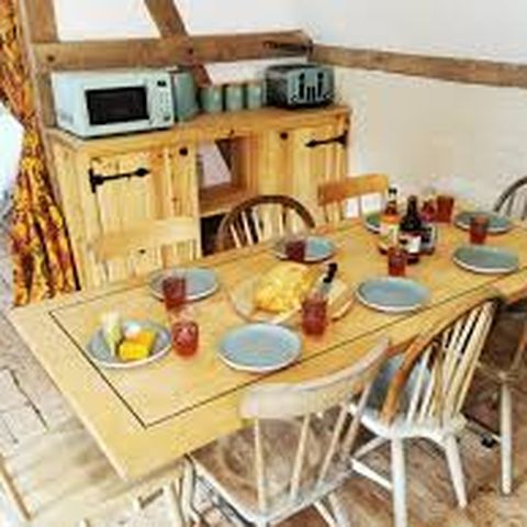 The granary at Gwatkin Red Cow