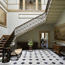 The cleverly designed 'floating' staircase