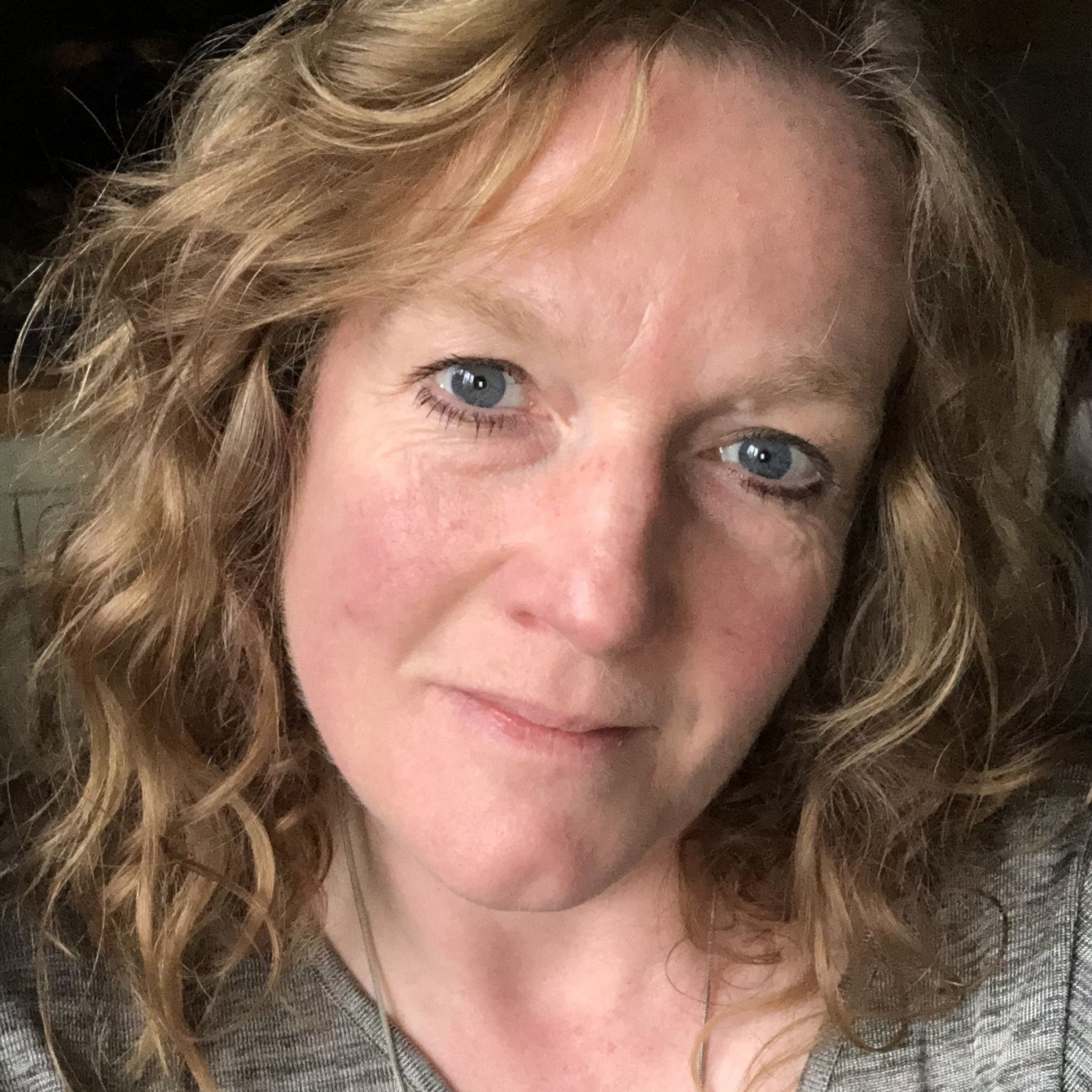 Sharon Brookes is the Lead Tutor and Proprietor of Backbury House Retreats. She has a BA (Hons) in the arts as well holds fully qualified teacher status.