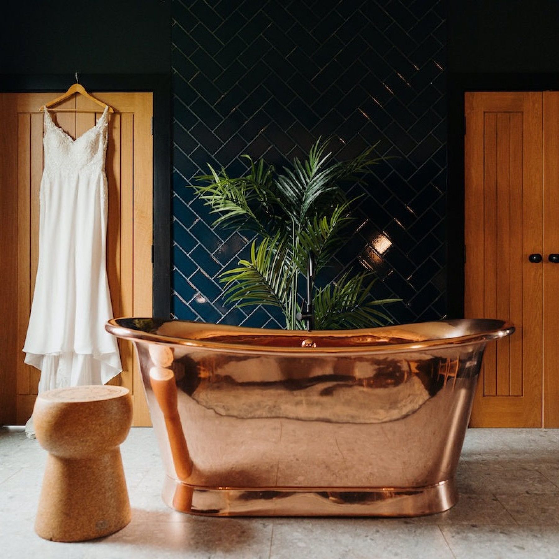 Copper bath in the Oakley suite
