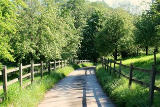 entrance to Broome Farm