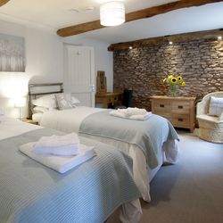 Downstairs Accessible Bedroom - Sycamore