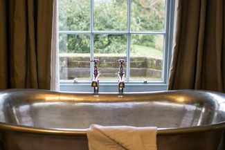 Verzon House Bathtub
